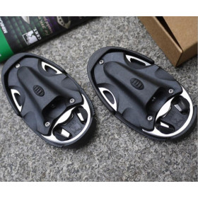 New CRKY multifunctional tool with bottle opener LEDlight and keychain UDTEK2016